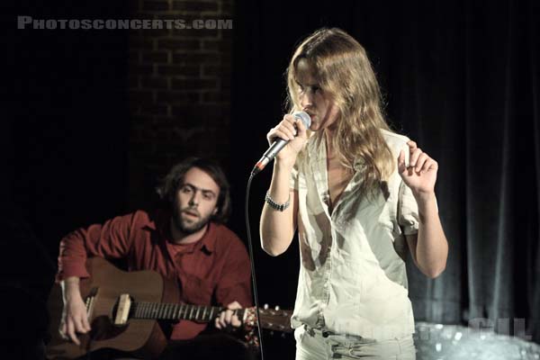 CONSTANCE VERLUCA - 2007-09-24 - PARIS - La Maroquinerie - 